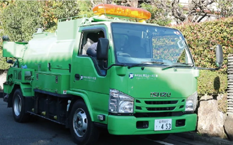 洗浄・吸引車両