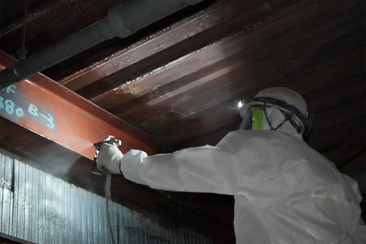 アスベスト（石綿）飛沫防止固化剤散布