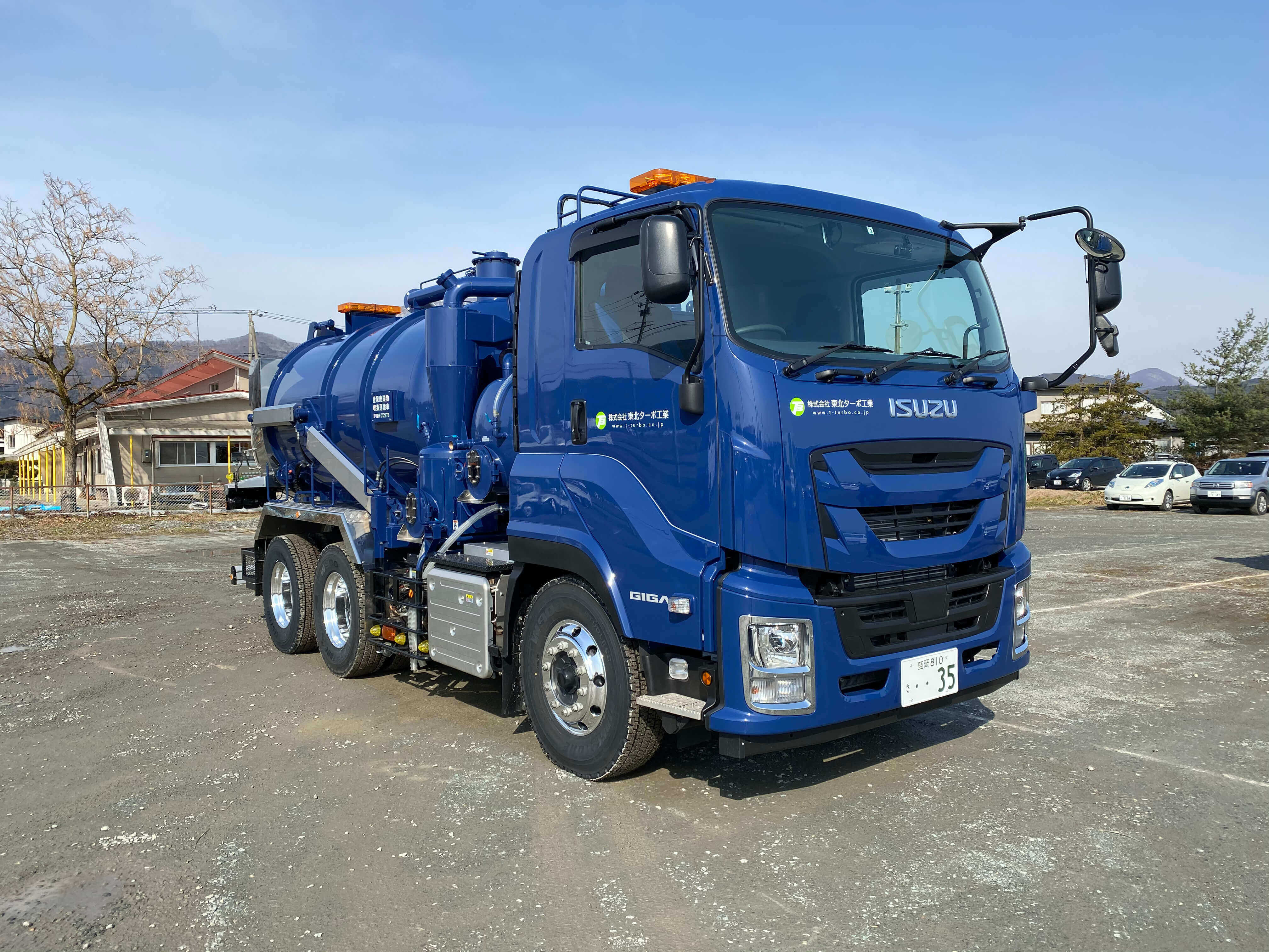 新型大型吸引車