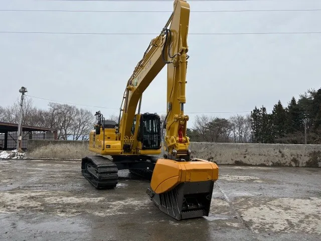 バックホウ（クラッシャー付き）