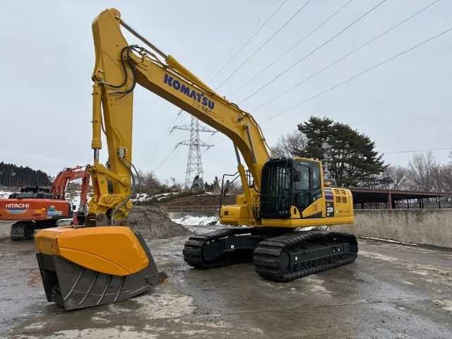 バックホウ（クラッシャー付き）